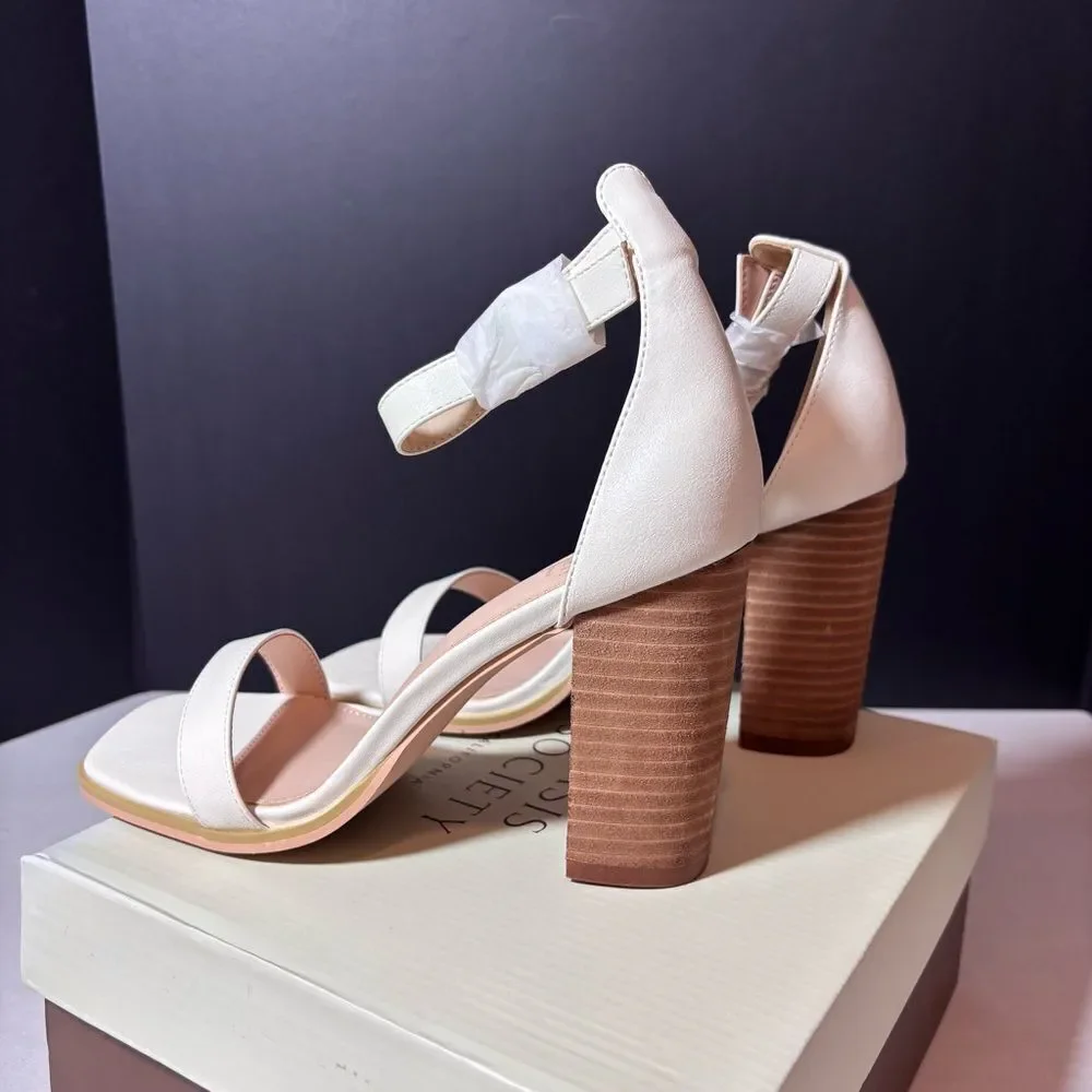 Oasis Society Nyla Heels in White Size 9 NEW in box